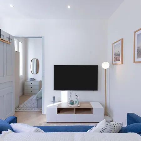 Apartment Leandre Sardou By Halldis