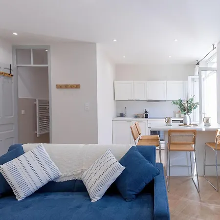 Apartment Leandre Sardou By Halldis *